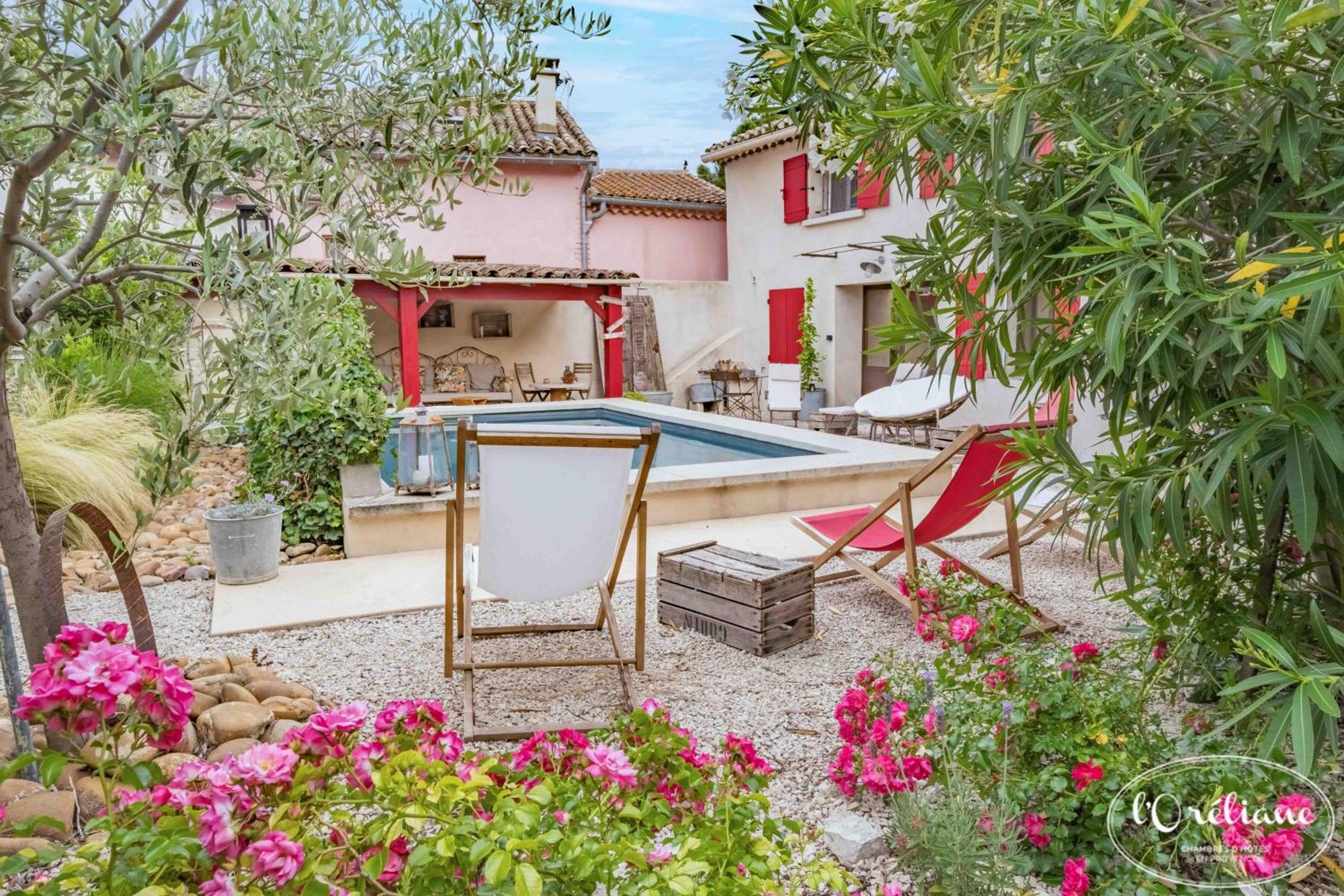 Chambres D'Hotes L'Oreliane En Provence Only Adult Châteauneuf-de-Gadagne Exteriér fotografie