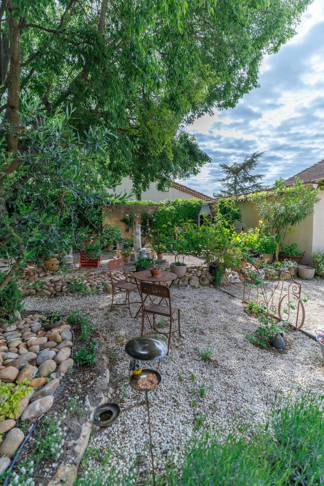 Chambres D'Hotes L'Oreliane En Provence Only Adult Châteauneuf-de-Gadagne Exteriér fotografie