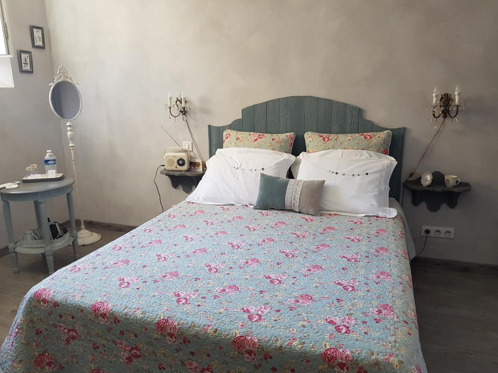 Chambres D'Hotes L'Oreliane En Provence Only Adult Châteauneuf-de-Gadagne Exteriér fotografie